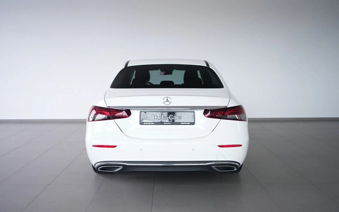 Mercedes-Benz Klasa E cena 179900 przebieg: 61000, rok produkcji 2021 z Wieleń małe 232